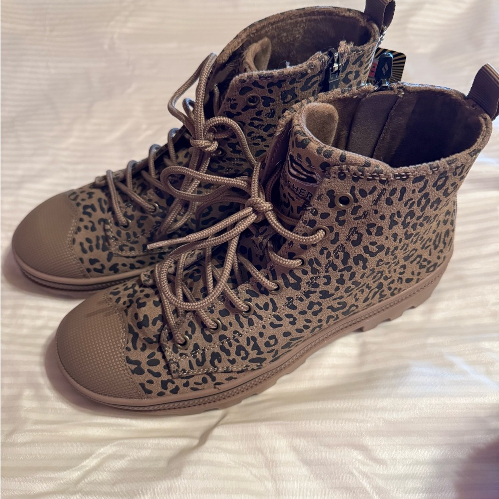 Sketchers Leopard Print Boots